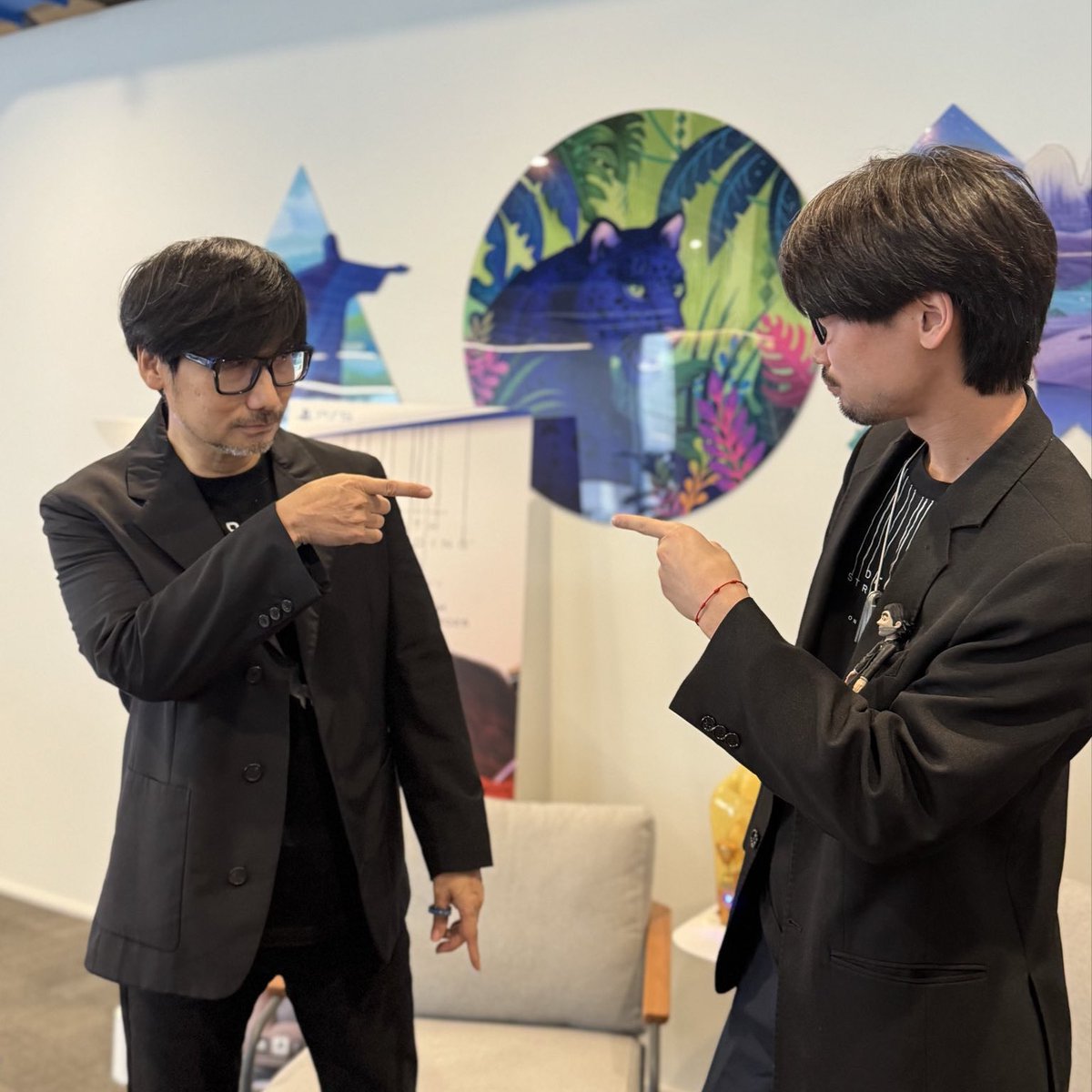 Genki_JPN's tweet image. Hideo Kojima met a Hideo Kojima lookalike in Brazil!