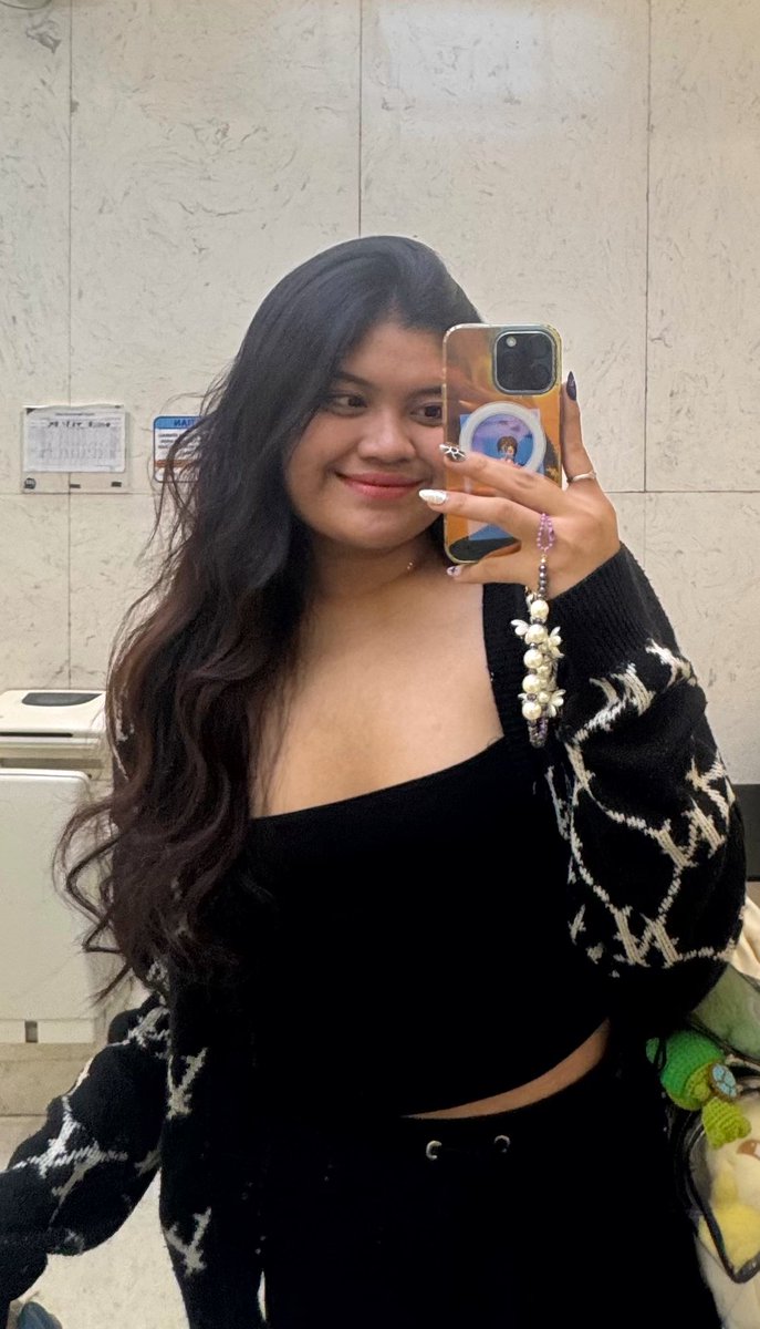 thefangirlblub's tweet image. Like the stars, kiss the moon in the dead of the night, Do what you want with my mind. You and me🔥 and ❄️ 

(After a while post another mbbsd again with our fav things to do🤳❤️)

#monbebeselcaday #mbbsd #mbbselcaday
#MONSTAX #몬스타엑스 #형원