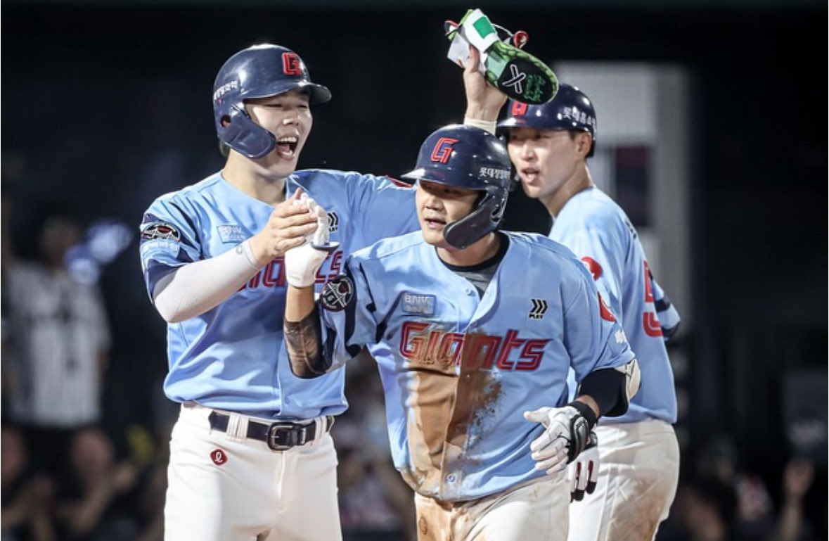 KimsPicks's tweet image. KBO FREE PLAY ⚾️

🔒 150 LIKES + RETWEETS 🔒