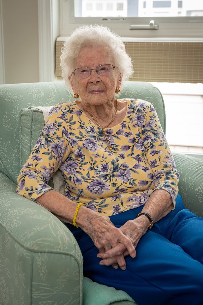 At 108, Janet Corbin of Ocean County still shines with humor, grace &amp; a “hot toddy” in hand 🥃💫
Her secret to longevity? Stay active, never smoke &amp; cherish family ❤️ jerseyshoreonline.com/brick/brick-wo…