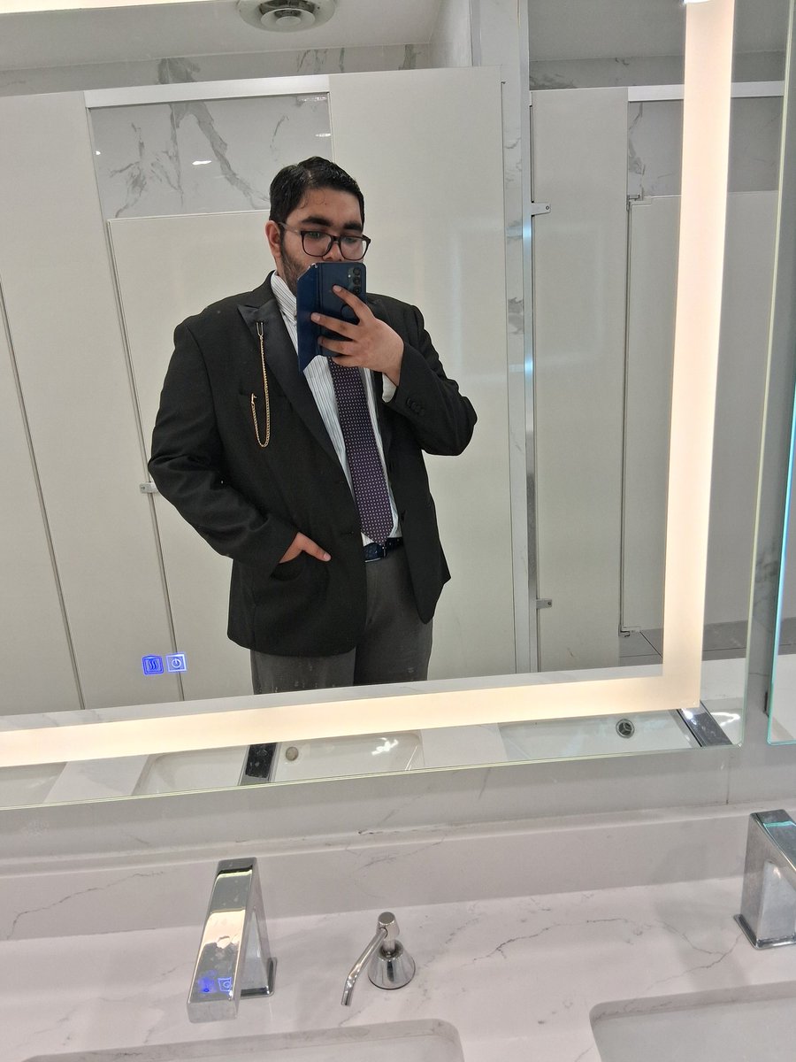I forgot a photo with the coat on