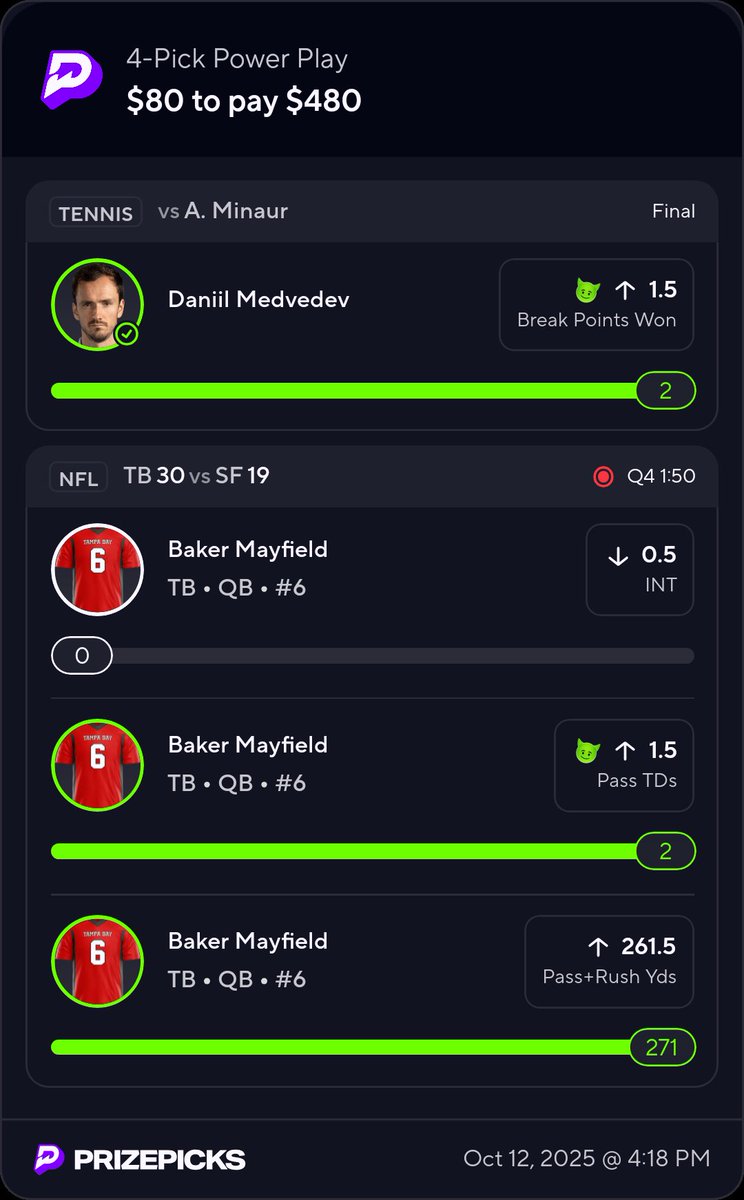 Mr__Stringz's tweet image. Winner chicken dinner