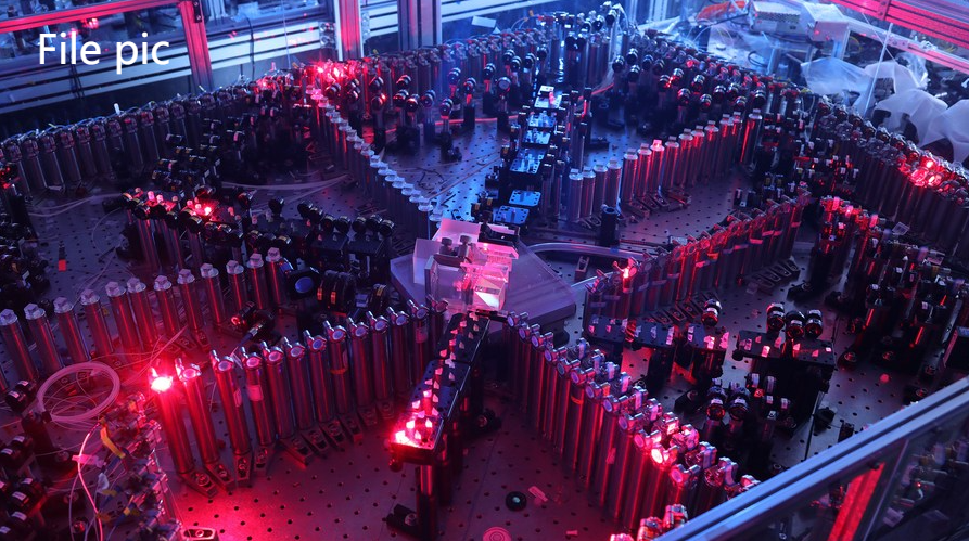 ChinaScience's tweet image. A China-homegrown superconducting quantum computer using the same chip series from the "Zuchongzhi 3.0," has been deployed for commercial use, marking a crucial step toward the practical application of quantum computing.
The machine, featuring 105 readable qubits and 182…