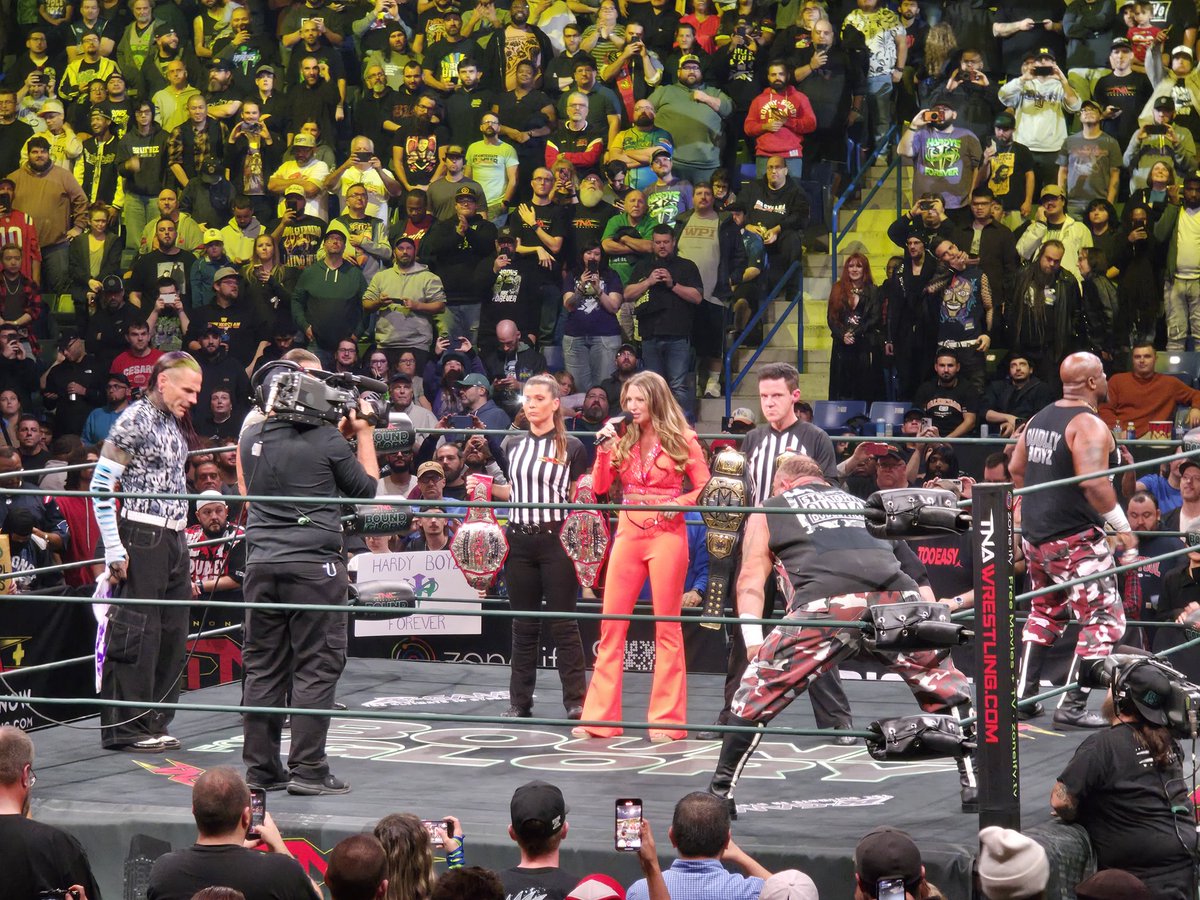 BustedOpenRadio's tweet image. Uncle @bullyray5150 &amp;amp; Brother @TestifyDVon are about to get in the ring one last time, #onelasttable w/ #hardyboyz at @ThisIsTNA #TNABoundForGlory. #bustedopen247