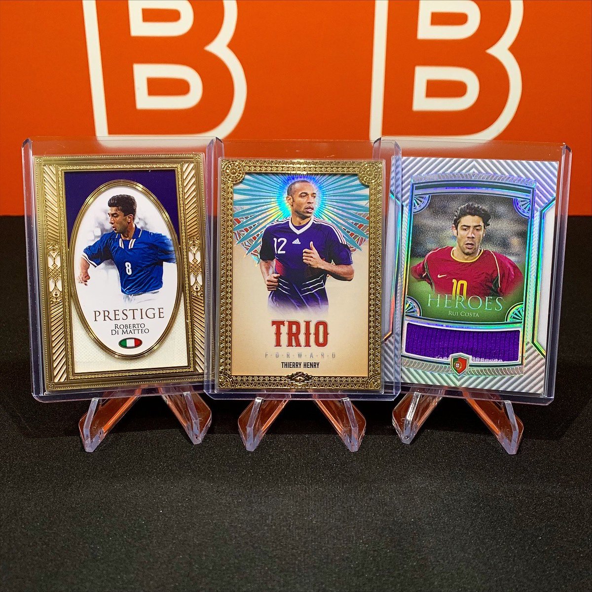 BREAKfast_cards's tweet photo. INSANE Thierry Henry 1/1 from our @Futera group break. Rui Costa too 🔥
⚽️ https://t.co/8Uh869N9UZ ⚽️

#futera #thierry #thierryhenry #france #arsenal #1of1 #goldframe #soccercards #groupbreak #gold #oneofone https://t.co/o1bN1NV6cr