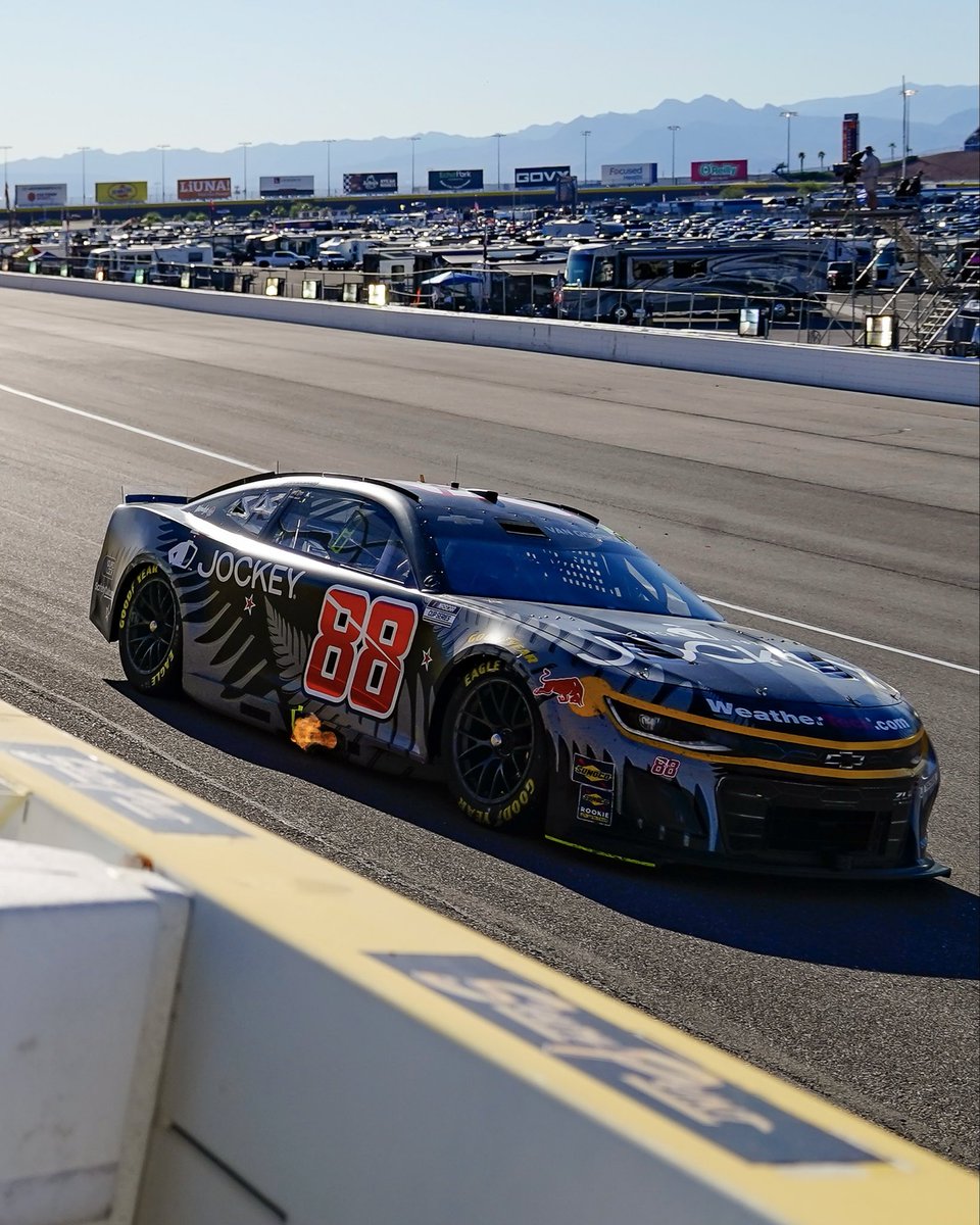 TeamTrackhouse's tweet image. SVG just keeps getting better. 💪

Ran inside the top-10 again on an oval before being wrecked late.
