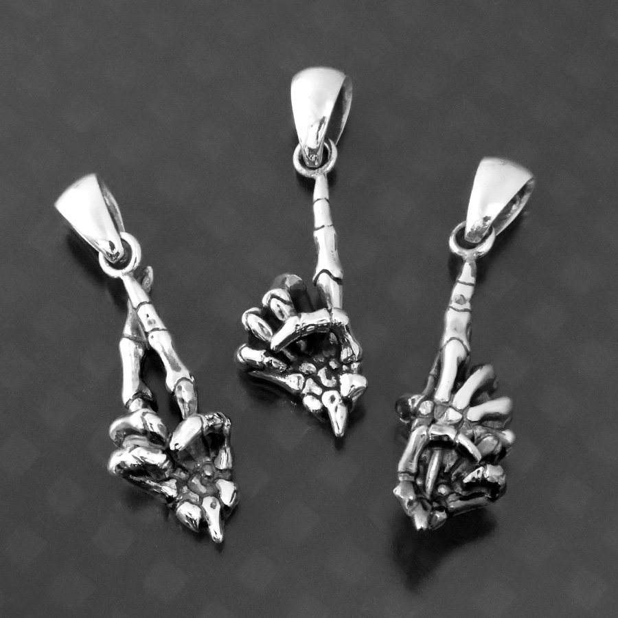 SILVER_GEEKS's tweet image. 骸骨でハンドサイン！
裏面まで拘って制作したボーンハンドペンダント！

STRANGE FREAK DESIGNS
「グッドラック / ナンバーワン / SHINOBI-印」
ameblo.jp/silver-geeks/e…
#sfdjp
@STRANGE_FREAK