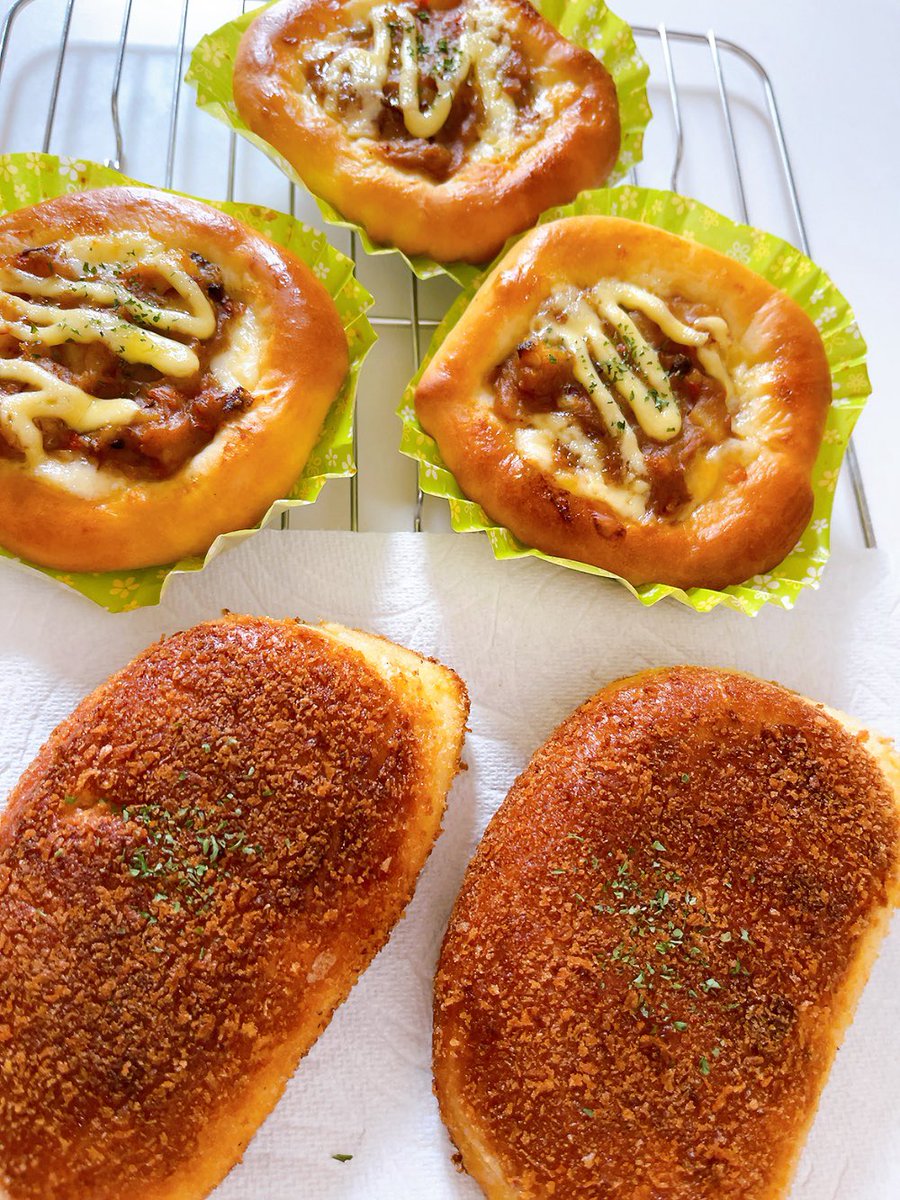 カレーパソ
作ってみました〜
揚げすぎたかな
でも美味しかったです

後はチーズカレーのパンです

#パン作り #秋のパン祭り #カレーパン