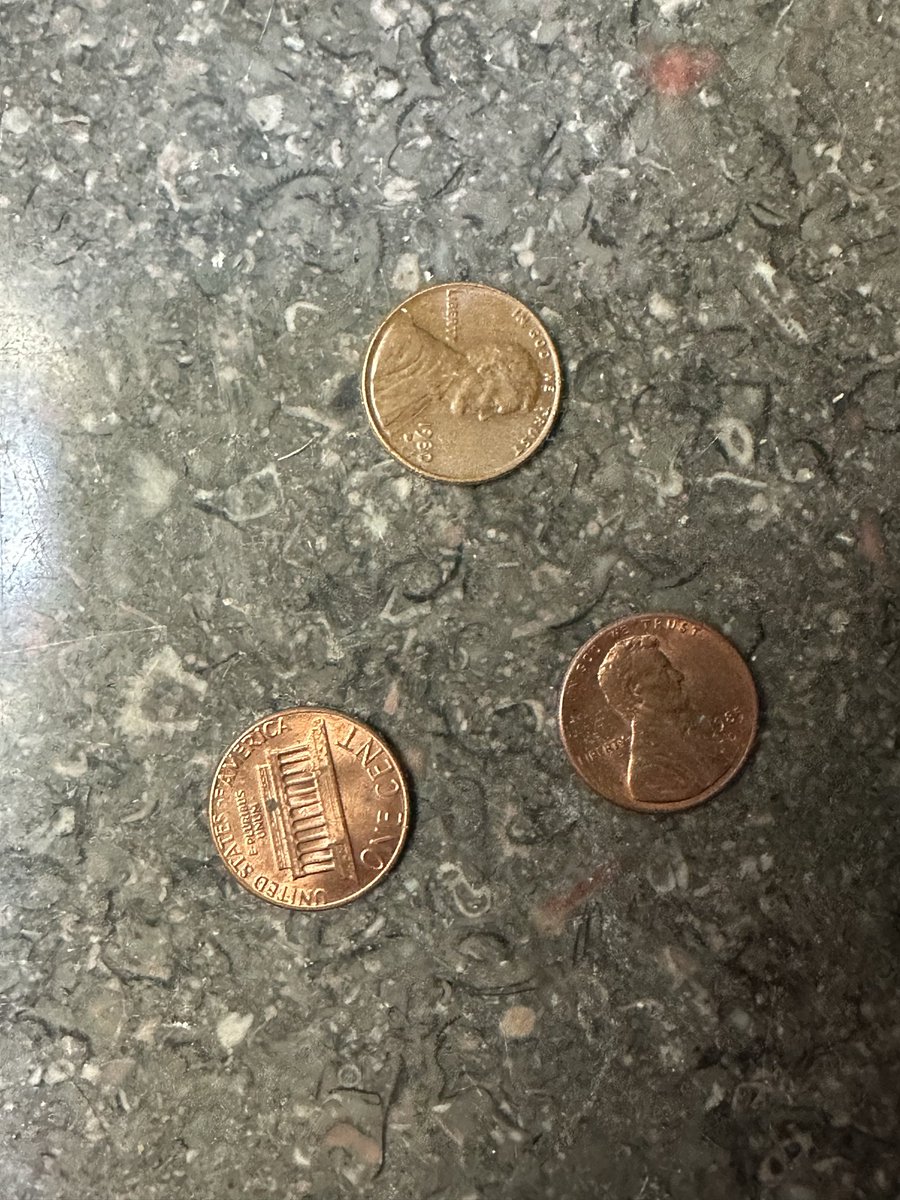 RoccoMiller's tweet photo. I have 3 pennys. Will you help me turn 3 pennys into 3 World Series tickets? @MrBeast @MLB @Brewers @Kato_Kaelin @RyanTrahan @_CoachRAC @Jesser @KaiCenat @LacyHimself @BlueJays @Mariners @Dodgers https://t.co/aovxtnmA6L