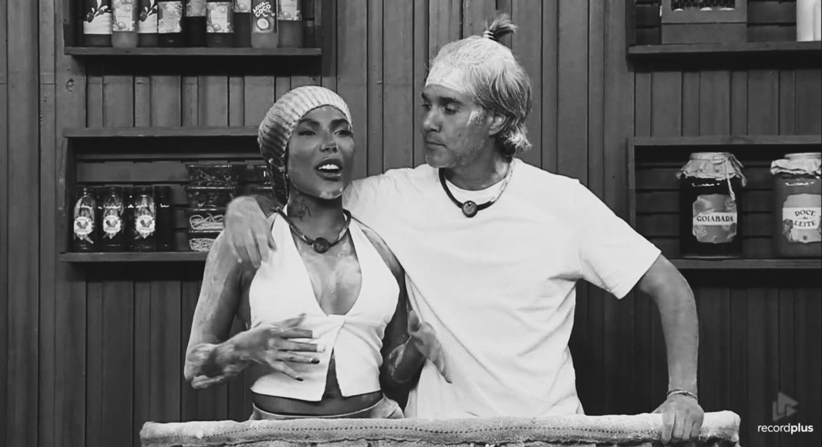 Karenpaula05's tweet image. Gente, quem mais vai ajudar a realizar essa foto em preto e branco?
#AFazenda #AFazenda17 #TeamDudu #TeamYona #TeamGaby
