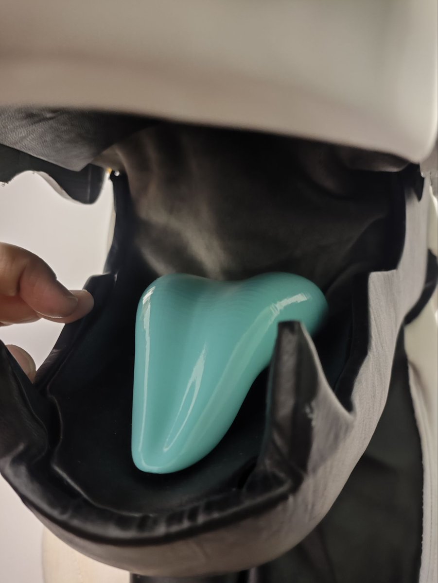 Ruby_protogen's tweet image. Guess who he is.🤔
#fursuitcommission #rubyprotogenstudio #synthfursuit #fursuit