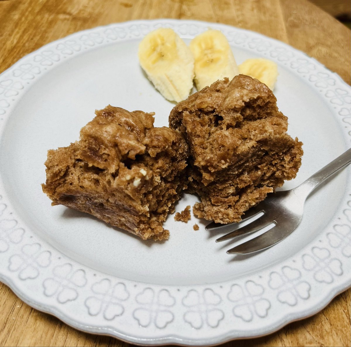 ブランチに作りましたー！
どなたかが「バナナと一緒でも美味しそう」と書かれていて、確かに！！と思ったので添えました😋
甘味アップ&amp;食物繊維プラスで最高🍌💕

まりえさんのレシピはgで書かれてるから、秤に乗せて、ゼロ調整して調味料入れていけば、計量スプーン使わなくて済むの、とても助かる！