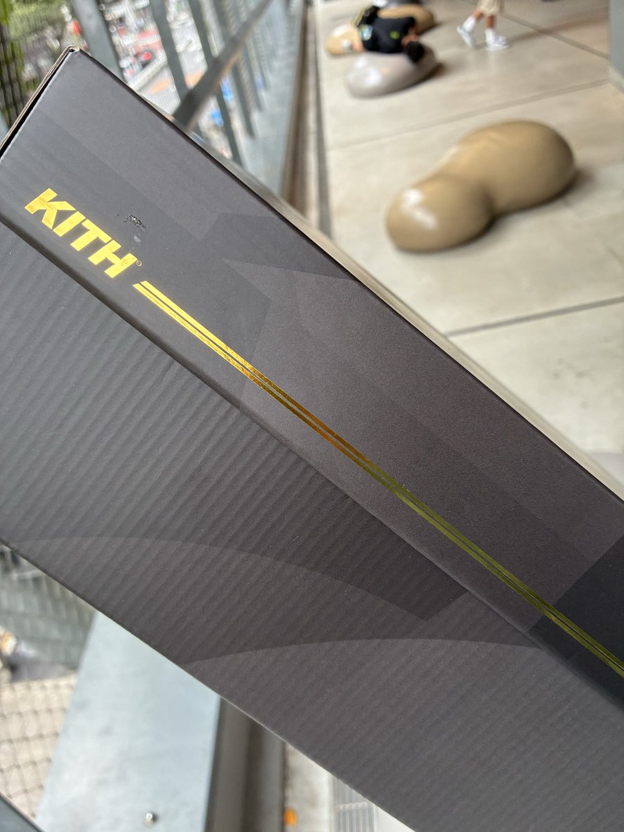 Y_E_0813's tweet photo. kith 860V2ゲット👍
定価22,000円
#kith #kithtokyo https://t.co/jvANyJhaCM
