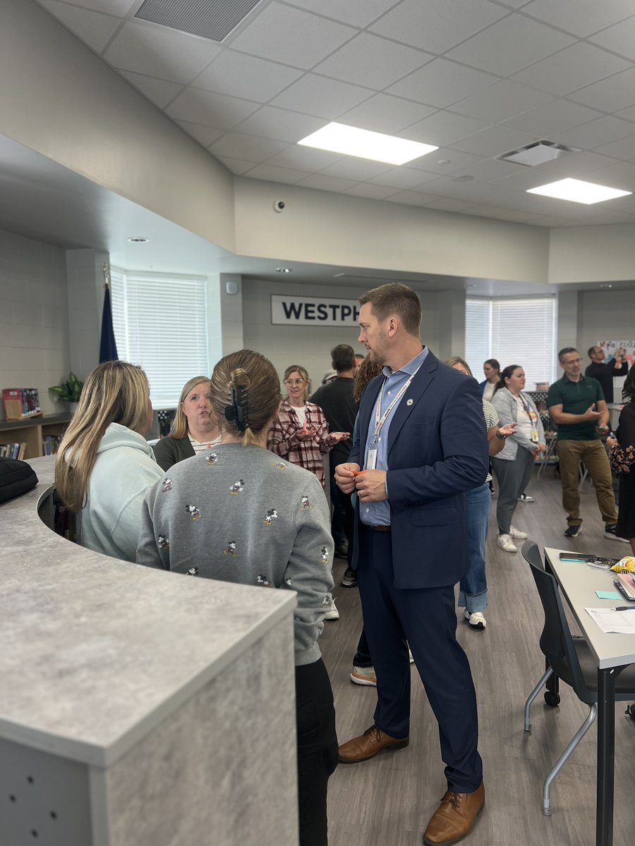 vickilwilson5's tweet photo. 🩷 Grateful to present & practice strength-focused instructional rounds & facilitate writing their #LeadWithRounds playbook at PW MS/HS. What a great school staff!
TY - @DesignEduGroup for the introduction and opportunity. https://t.co/qwTDS43pjz
@dbc_inc @burgessdave https://t.co/8Eo7X5vecg