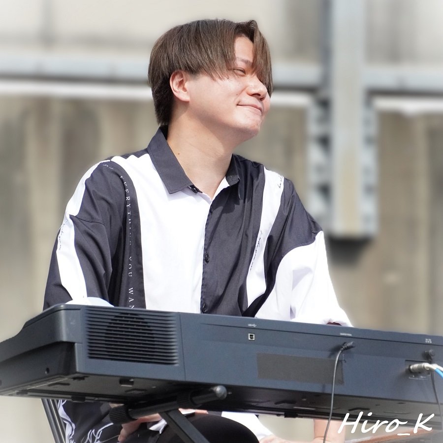 hiro_kero's tweet image. 今日10月13日(月・祝)は
『#sources 🎻🎹🎻  LIVE
     ～ 言葉の向こう側 2025』

#ソーシズ のライブは
カッコよくて( ☆∀☆)
ワクワク(ﾟ∀ﾟ*)(*ﾟ∀ﾟ)✨
ドキドキ💓
心に響いて( 〃▽〃)
魅せられる(≧▽≦)✨

神田明神ホール
OPEN 15:00 / START 16:00

当日券は15:00から販売です(*^ー^)ノ♪