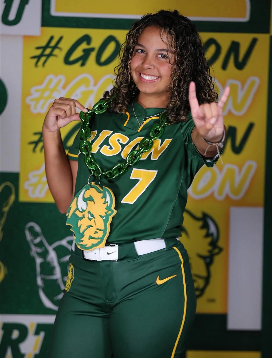 FCLelesVeasey's tweet photo. COMMITMENT ALERT 🚨 
We are excited to announce the commitment of Soledad Healey to continue her education and athletic career to @NDSUsoftball ! We are so proud of the time you’ve put in not only to the game, but your academics to pursue your dream of becoming a Veterinarian. https://t.co/oX0Wu4HA5F