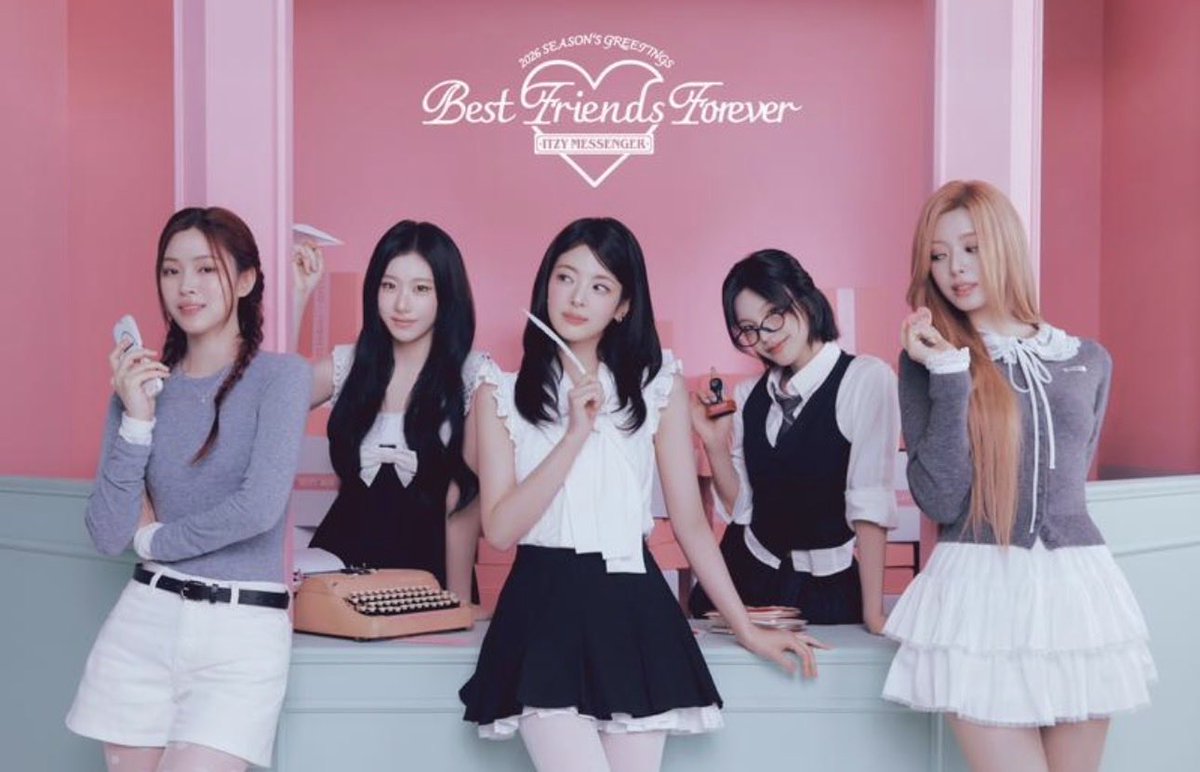 itzypopbase's tweet image. ITZY stuns for their latest Seasons Greetings shoot, ‘Best Friends Forever’.