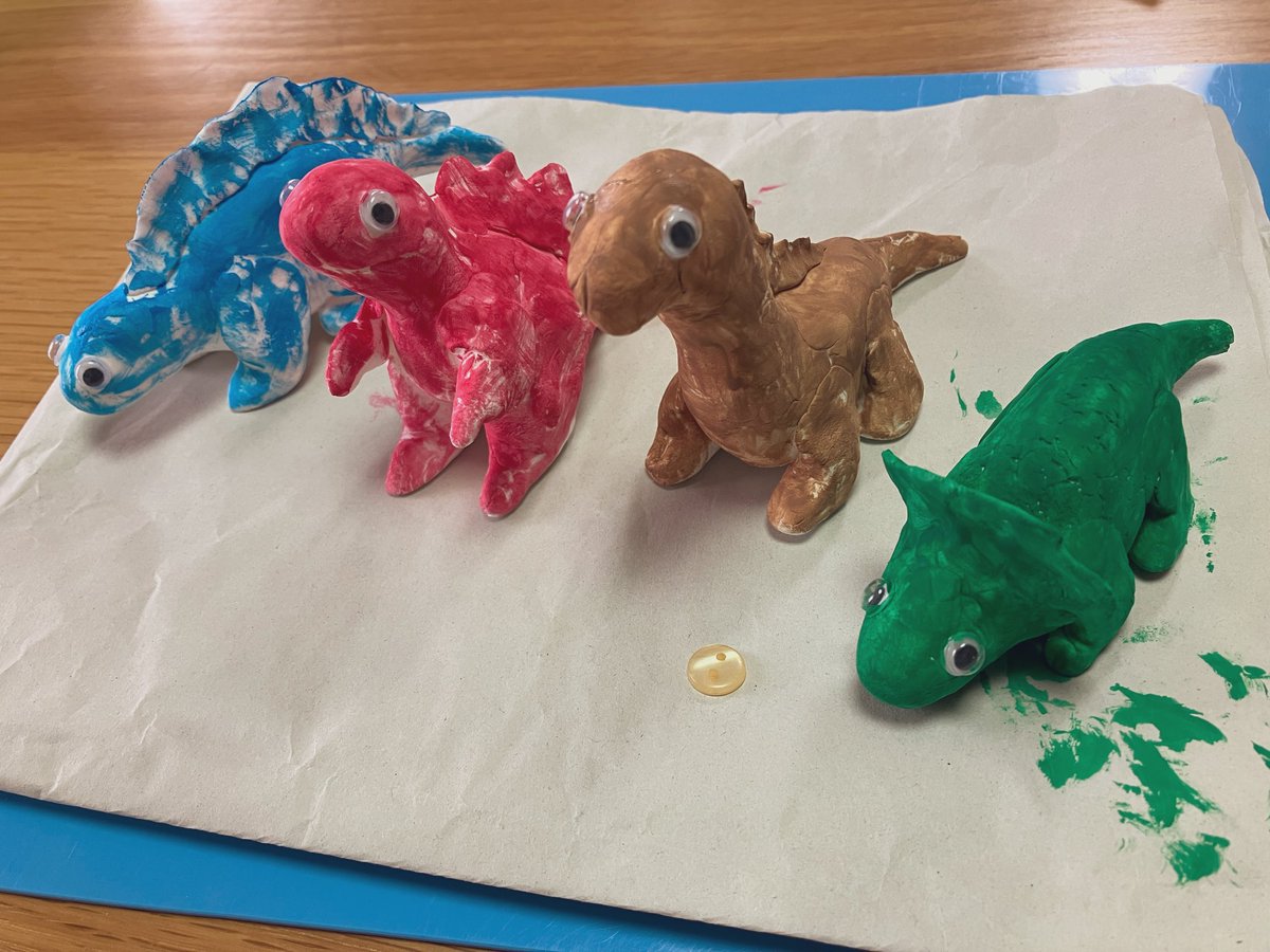 最近、娘が恐竜にハマっている🦖

現在、色塗り過程だが娘の集中力が目に見えてわかるので面白い。