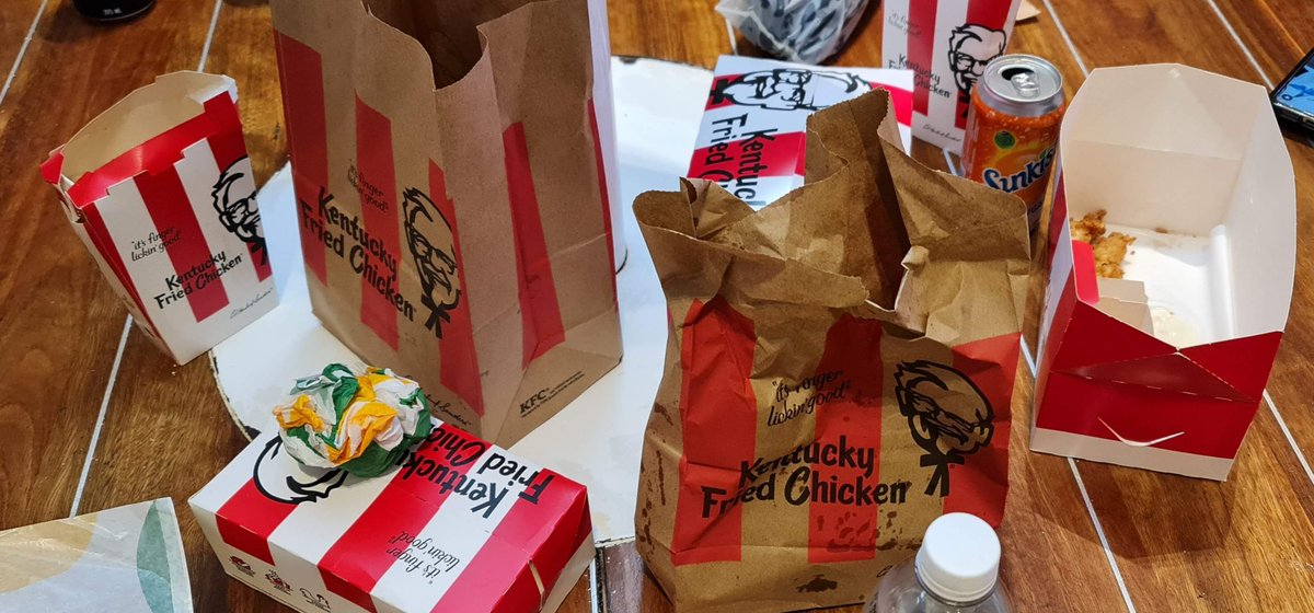 dix0nm8's tweet image. Shout out to everyone who came to the Dixon x KFC meetup! 🐔🍗