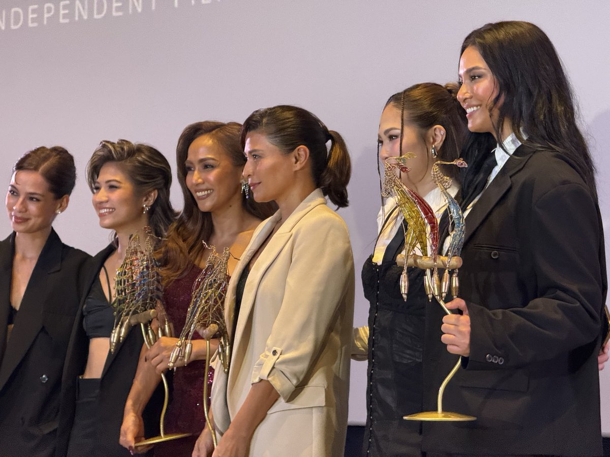 Inquirer (@inquirerdotnet) on Twitter photo FEMALE EXCELLENCE 🩷 
LOOK: Holding their Balanghai trophies, Mylene Dizon, Rochelle Pangilinan, Janella Salvador, Jasmine Curtis-Smith, Klea Pineda, and Leanne Mamonong pose for photos at the awards night of the 2025 Cinemalaya filmfest. 
Dizon and Pangilinan brought home the FEMALE EXCELLENCE 🩷 
LOOK: Holding their Balanghai trophies, Mylene Dizon, Rochelle Pangilinan, Janella Salvador, Jasmine Curtis-Smith, Klea Pineda, and Leanne Mamonong pose for photos at the awards night of the 2025 Cinemalaya filmfest. 
Dizon and Pangilinan brought home the