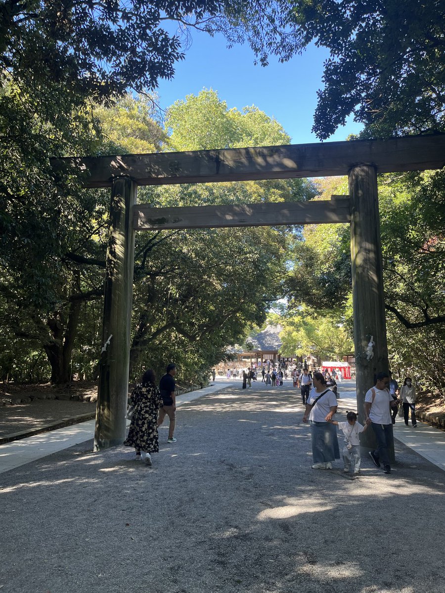 ゆっくり神社巡りして、現在休憩中。
入院中の父と、目👀見えてない愛犬のことを祈って。
ウツさんまであと少し♡
 #宇都宮隆
 #U_MIX3