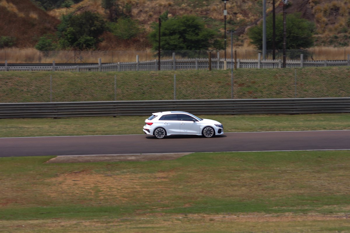 Mimas Motoring tweet media