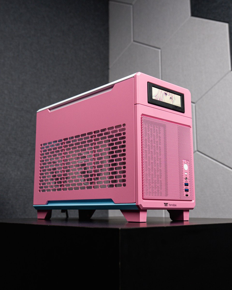 ThermaltakeInc's tweet image. ♡ TR100 Bubble Pink ♡

Sweet style meets compact performance with this setup by @dreamcoresg.
Perfect for those who love a pop of color in their build 🎀✨

#Thermaltake #PCBuild #CustomPC #GamingSetup #PCModding #GamingCommunity #BubblePink #TR100 #itx #sff