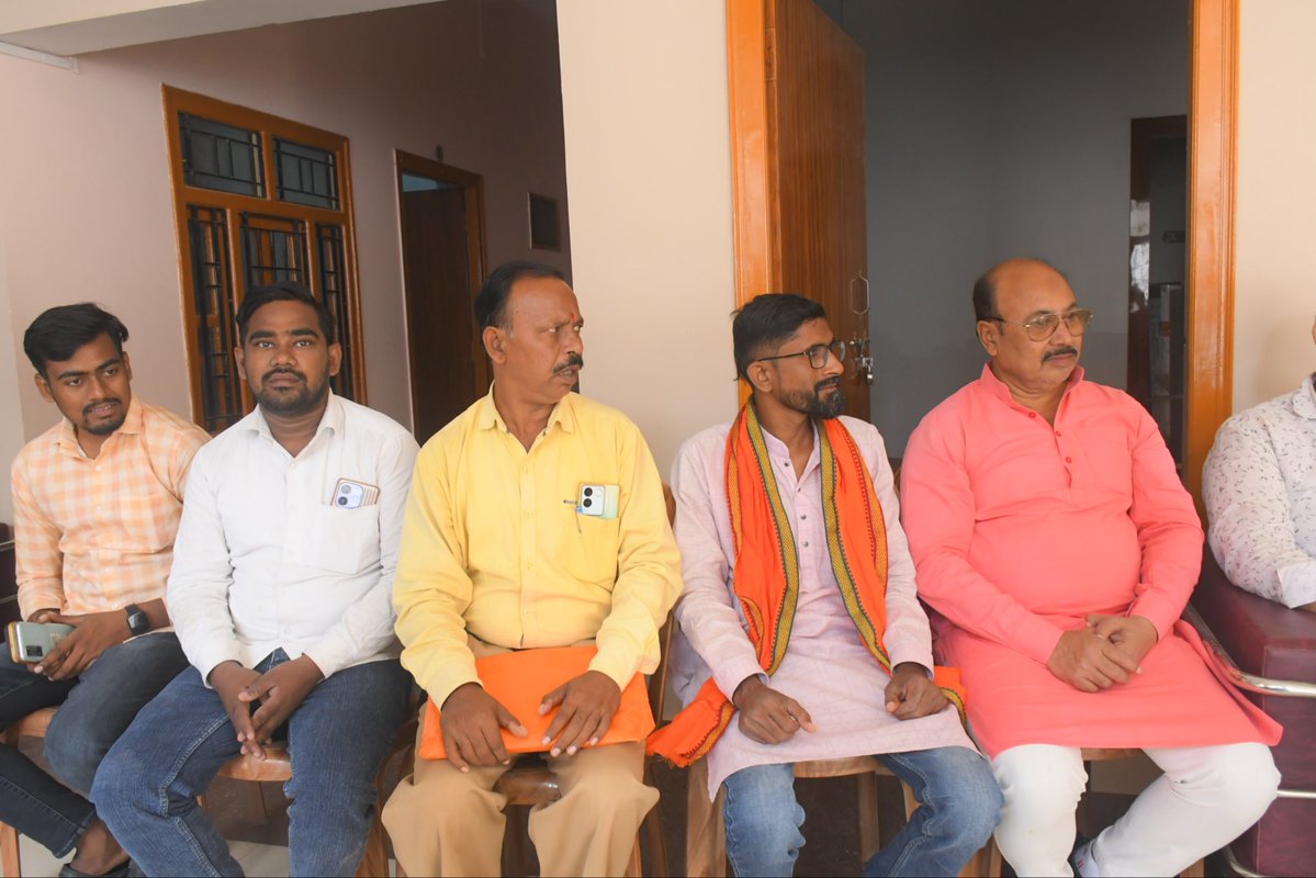 pramodbiharbjp's tweet image. आज मीडिया के साथी से बात हुई और जनहित के हर विषय पर अपना सख्त और स्पष्ट रुख रखा।
साथ ही, युवा साथियों का उत्साहवर्धन किया और मिठास बाँटी। हमारी शक्ति हमारी एकता में है।
#interview #mediatalk #biharfirst #nda4bihar