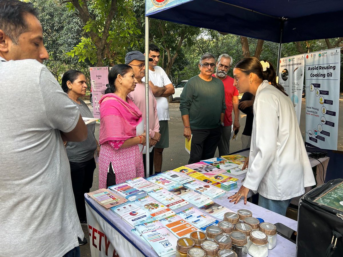fssaiindia's tweet image. The Food Safety Administration, #Chandigarh, has launched a major campaign to enhance food safety and nutrition knowledge.
By focusing on safe practices and minimizing the intake of sugar, salt, and oil, this campaign aims to make a lasting difference and #StopObesity #EatRight