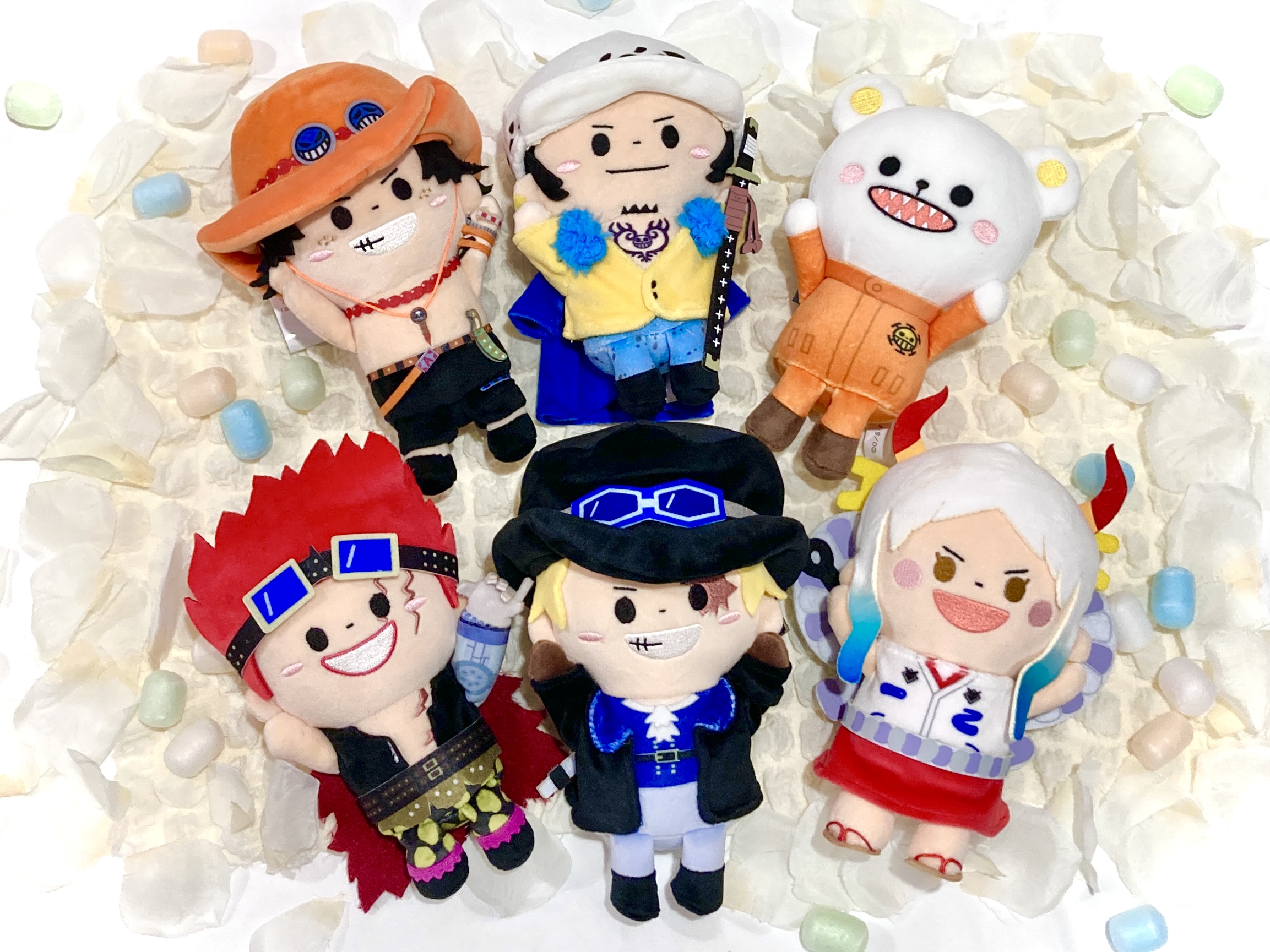 新品タグ付き　ワンピースぬいぐるみ　ルフィ　ロー　キッド　エース　ヤマト　50個 新品タグ付き ワンピースぬいぐるみ ルフィ ロー キッド エース