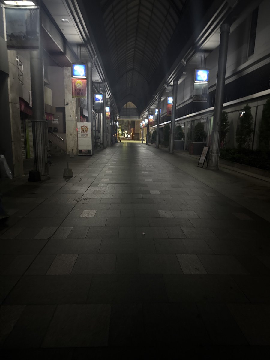 深夜の久留米・六ツ門アーケード