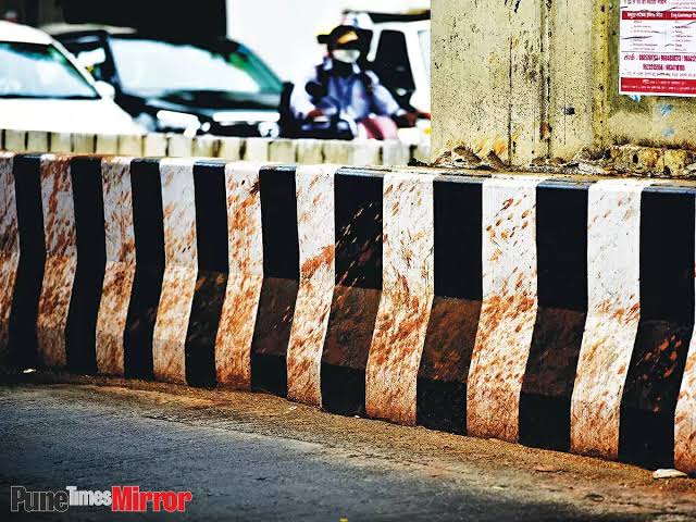 mohitlaws's tweet image. Banning gutka is the first step toward a developed India.

• Cleaner cities
• Healthy citizens
• More investment
• Boost to tourism
• Improved global image
• Reduced public spending on cleaning gutka stains from railway stations, roads, and public places.