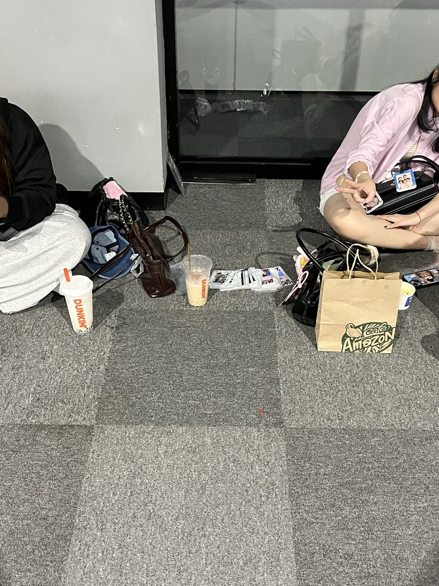 ✿ Giveaway ✿ อยู่ตรงน้ีนะคะ ชั้น 6 หลังป็อปคอน SF ข้างฮอลล์ B3 งับ 

｡⋆୨୧˚  #TheMagicofFOURTH21st 💜✨

#fourthnattwat #โฟร์ทณัฐวรรธน์ #TheMagicofFOURTH21st 🔮🔮🔮