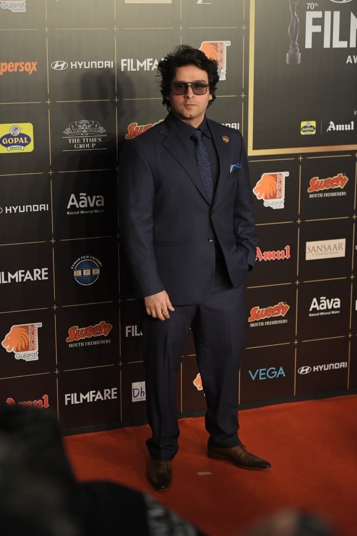 PiictureNKraft's tweet image. @kumartaurani and @girishkumart were spotted at the #Filmfare Awards . 

#kumartaurani #girishtaurani