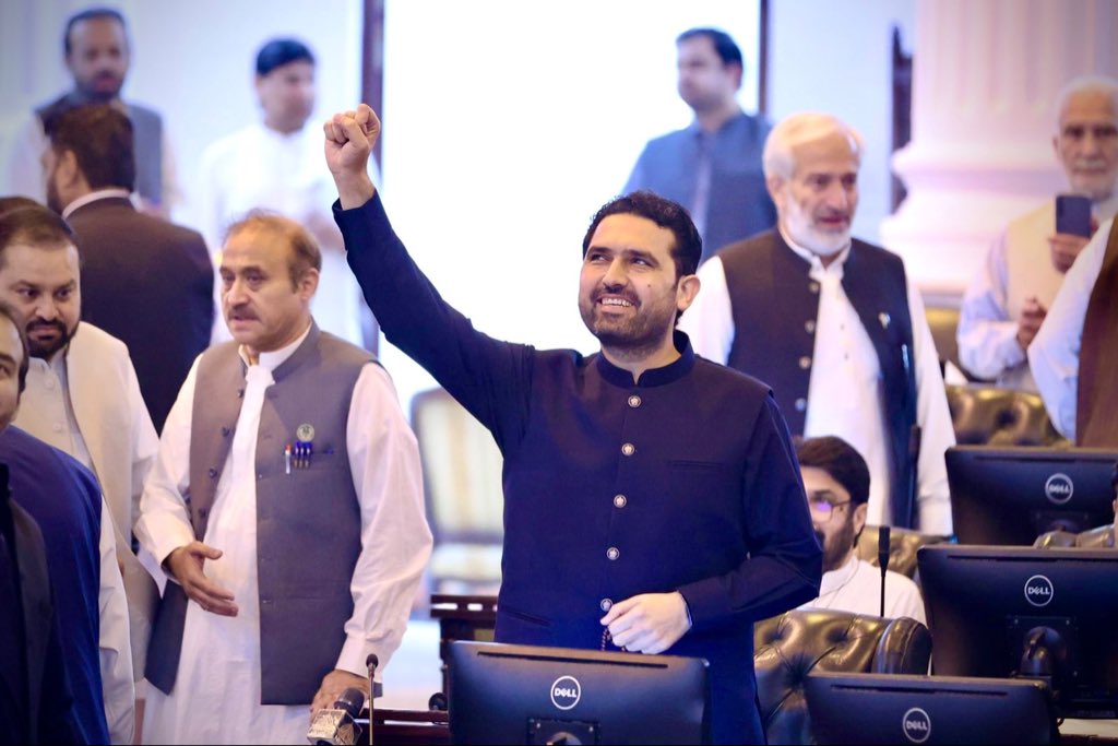 عمران خان کے نامزد <a href="/SohailAfridiISF/">Sohail Afridi</a> خیبر پختونخوا کے نئے وزیراعلی منتخب