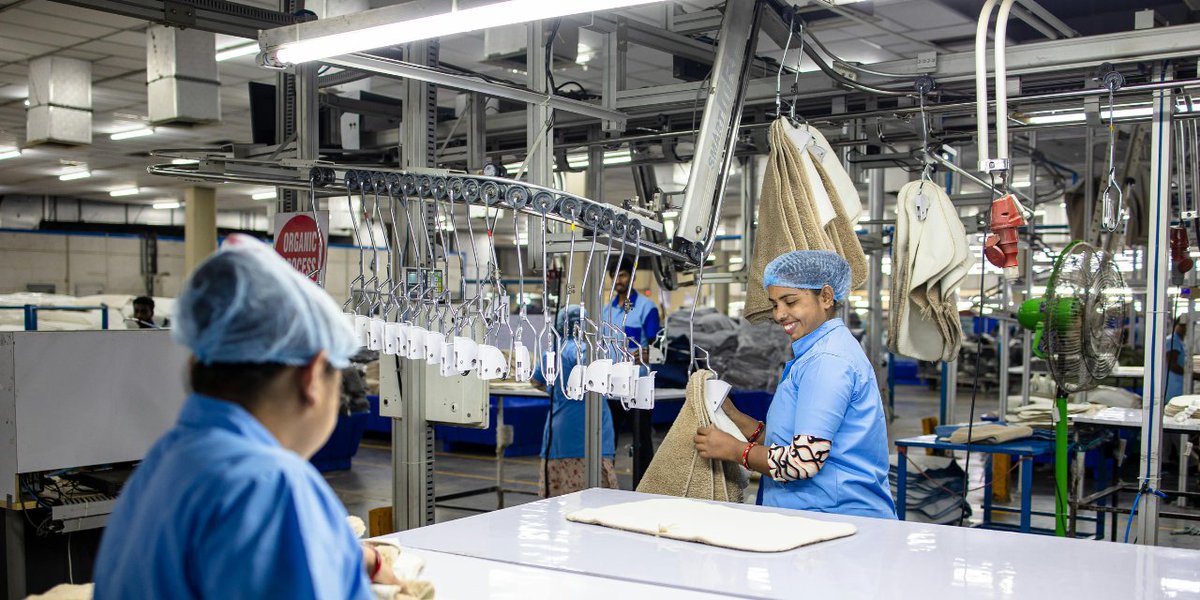 TextileValue's tweet image. CMAI welcomes revised PLI Scheme amendments, boosting MMF and technical textile growth in India.

Read More: textilevaluechain.in/news-insights/…

#CMAI #PLITextiles #TextileInvestments #MMFSector #TechnicalTextiles
