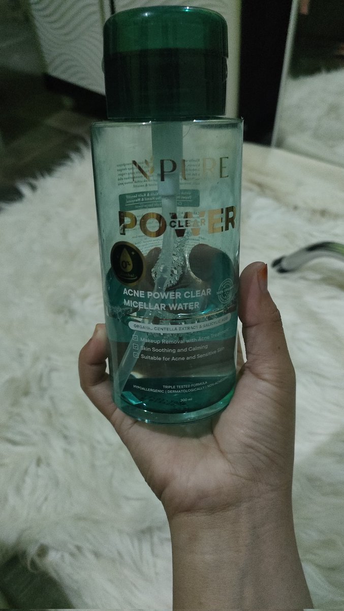 mheeeeey's tweet photo. @ohmy_beautybank Micellar water npure layak dilirik sih.. terutama karena jumbo size jadi gak bolak balik beli . 
https://t.co/Y1YgcGz0Mn https://t.co/nUSxw8fpLH