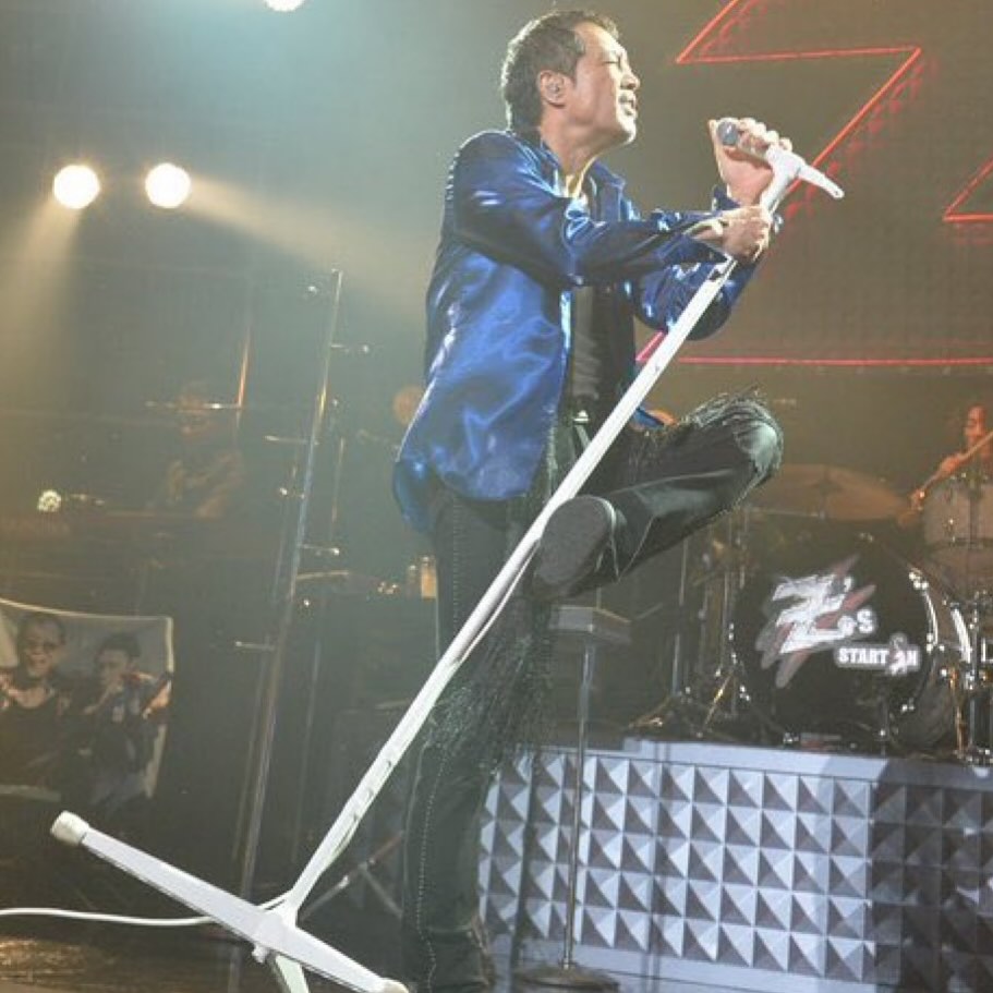 ステージ上の永ちゃん、エネルギーに満ちていて、一瞬一瞬がドキドキが止まらない！
このパワー、この情熱、やっぱり永ちゃん最高✨
#永ちゃん #ライブ #ロック魂 #感動 #熱狂 #ステージマジック