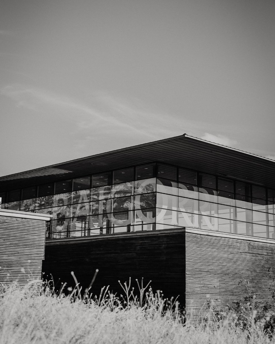 En el corazón de Rioja Alavesa y rodeada de viñedos.
Llena de experiencias e historias que esperan a ser contadas.
¡Reserva tu visita a bodega!
bodegasbaigorri.com/#enoturismo
-
In the heart of Rioja Alavesa and surrounded by vineyards.
Full of experiences and stories waiting to be told.