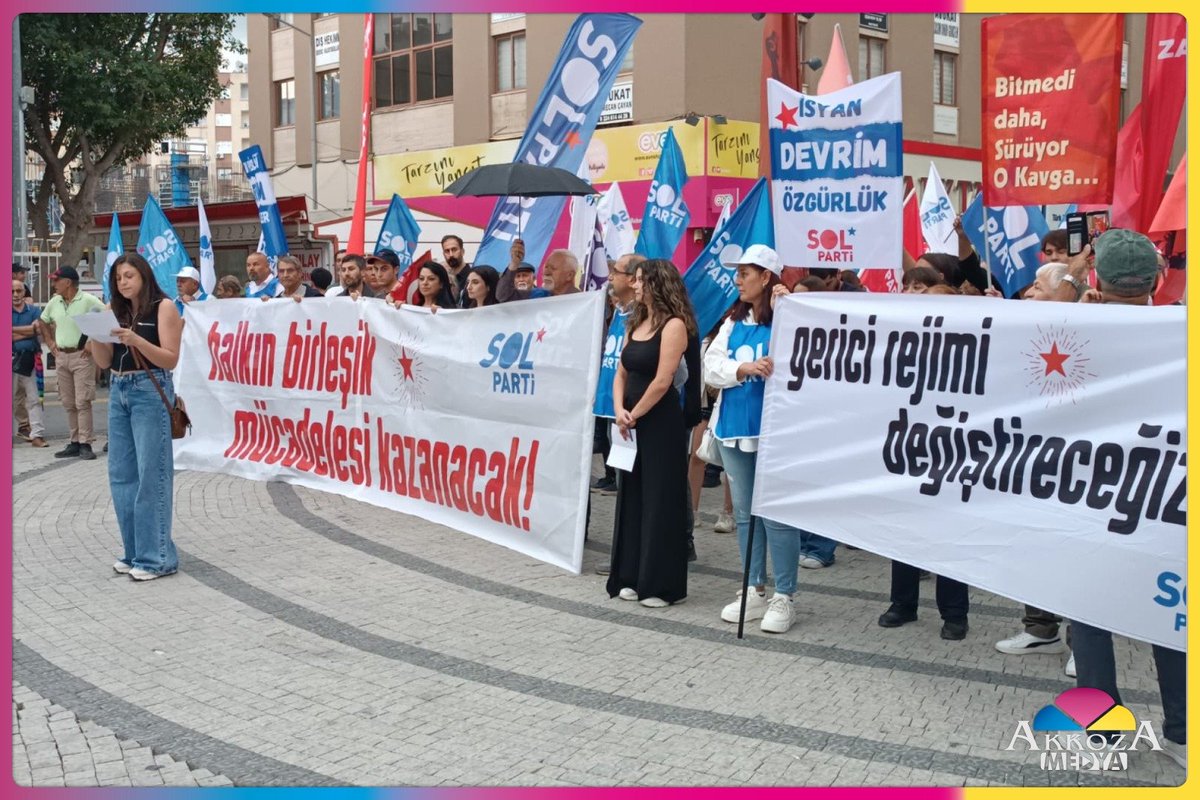 Sol Parti Tarsus İlçe Örgütü,Yarenlik Alanında bir araya gelerek ülke gündemine ilişkin basın açıklaması yaptı. Açıklamayı okuyan Nisan Türkan,emekçilerin,emeklilerin,gençlerin gün artan ekonomik zorluklar içinde yaşam mücadelesi verdiğini belirtti.iktidara sert eleştiri yöneltti