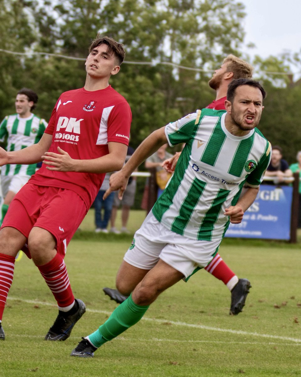 DERBY WEEK IS HERE! 👊😏

Tickets ➡️ bit.ly/RocksDerbyFAVa…

#RusthallFC 🟢⚪️