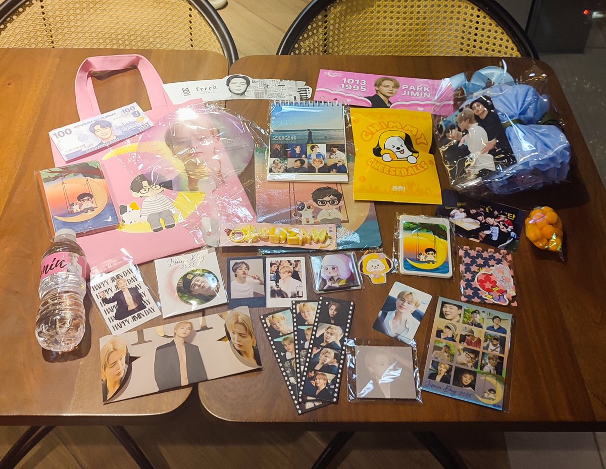 lbran2016's tweet photo. My jimin swag haul from yesterday's jimtober event 😍 Thank you @jimincrewph for the freebies and prizes and thank you pjms💛 and armys💜 for the GAs! 🫶🥰 Love you all 🫂💖💖💖 and see u again next year! 🐥💕 https://t.co/rX5gXaGIcP