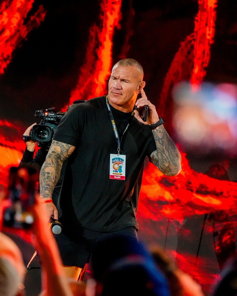 Snake in disguise! ⁂ ⌜ NOT @RandyOrton ⌟ tweet media