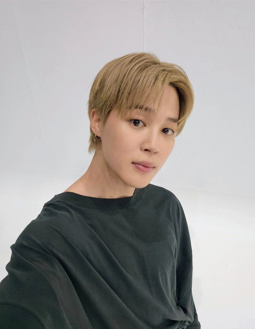 あけい tweet media