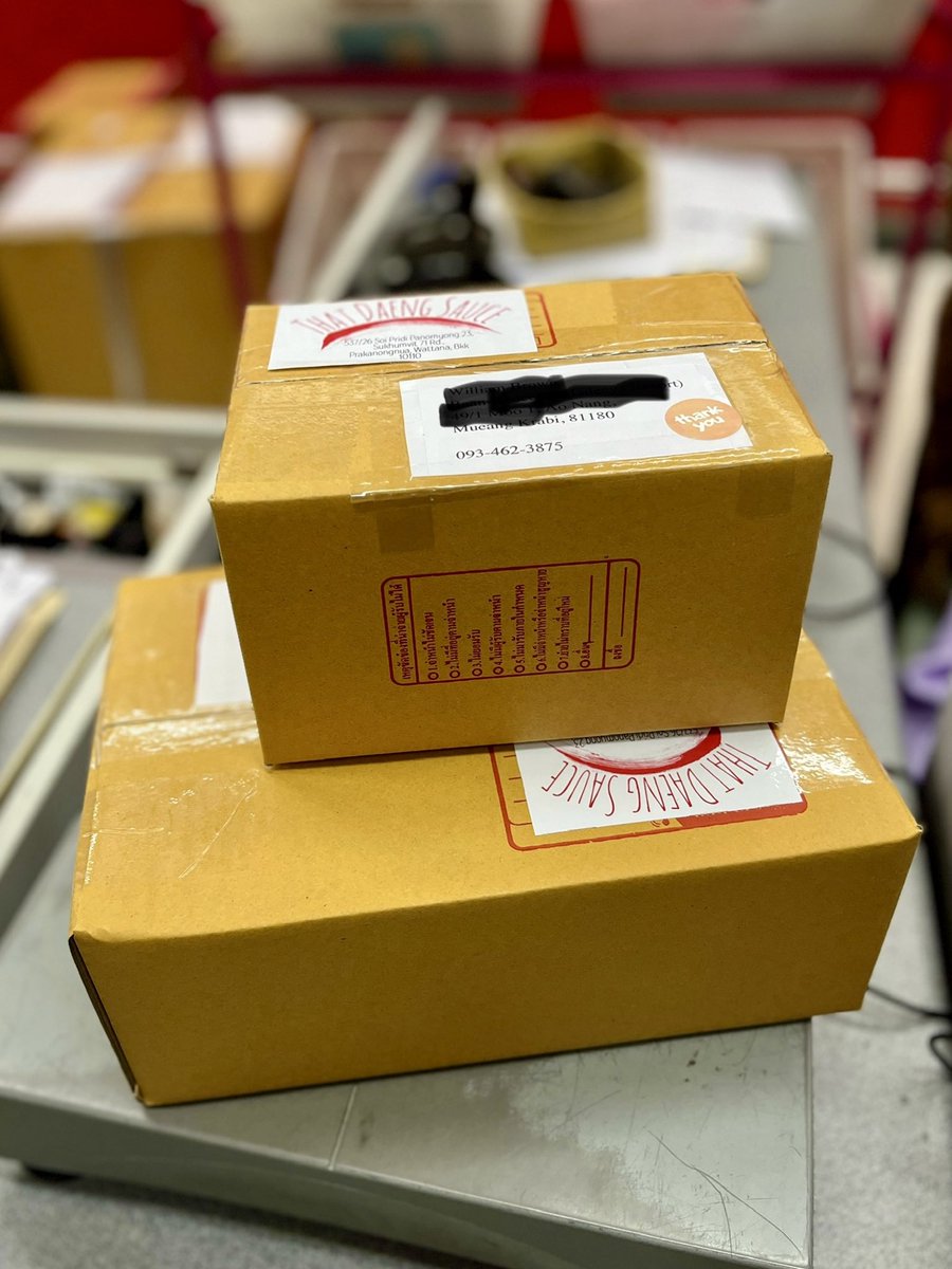 ThatDaengSauce's tweet photo. Packing orders today with our coffee. 😃☕️🌶️
#hotsauce #spicy #chili #Thailand #Bangkok #BKK #fermented #fermentedproducts #artisan  #artisanal #smoked #chilies #hotsauce #microbatch #jalapeño  #ghost_chili #thai_chili #chilisalt https://t.co/vil53UGrv6