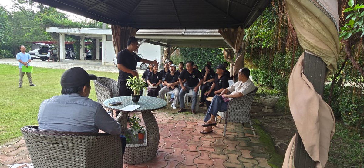 Met with the Chakhroma Youth Organisaton (Chümoukedima Circle) today. Discussed a host of issues pertaining to the welfare of the community. Their commitment to unity and social harmony is appreciated. Wishing them the best in their future endeavours.

<a href="/narendramodi/">Narendra Modi</a> <a href="/blsanthosh/">B L Santhosh</a>