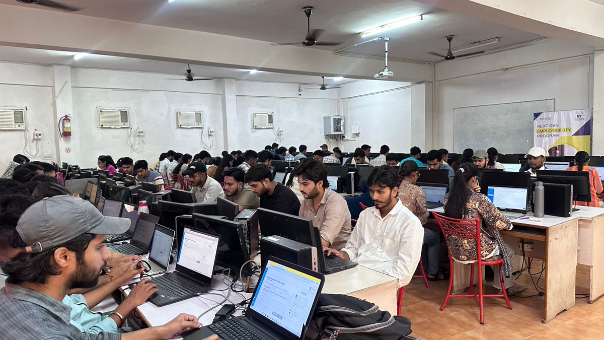 MITMeerut07's tweet image. Empowering the Future with Industry-Ready Skills!

#EY #EdunetFoundation #FullStackDevelopment #ArtificialIntelligence #IndustryReady #TrainingAndPlacement #MITMeerut #SkillDevelopment #FutureSkills #Learning #Collaboration