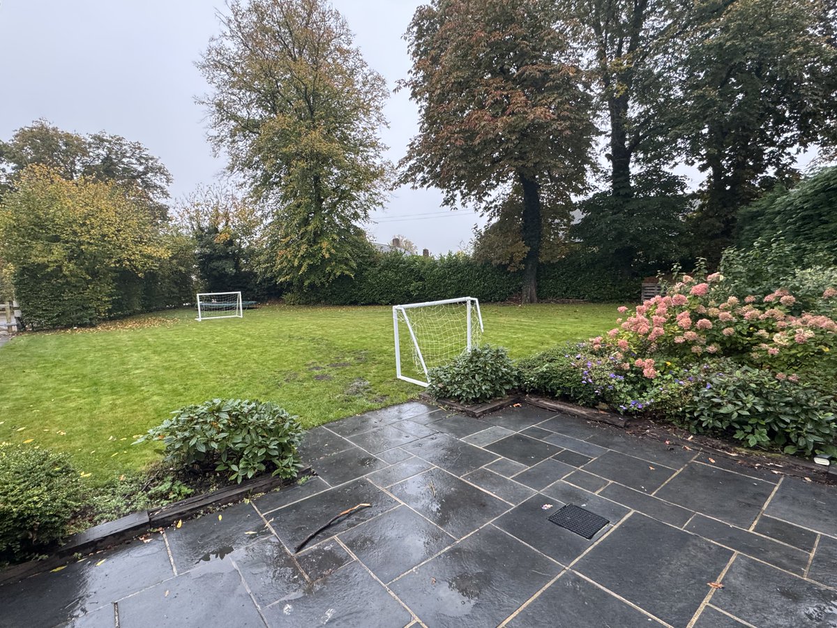 daddyhope's tweet image. I already miss Africa. It is wet, cold and gloomy here in England. You begin to understand why Cecil John Rhodes ran away from these grey isles in search of better weather — and of course, easy loot.

The irony is painful. Today, Africans are the ones running away from their own…