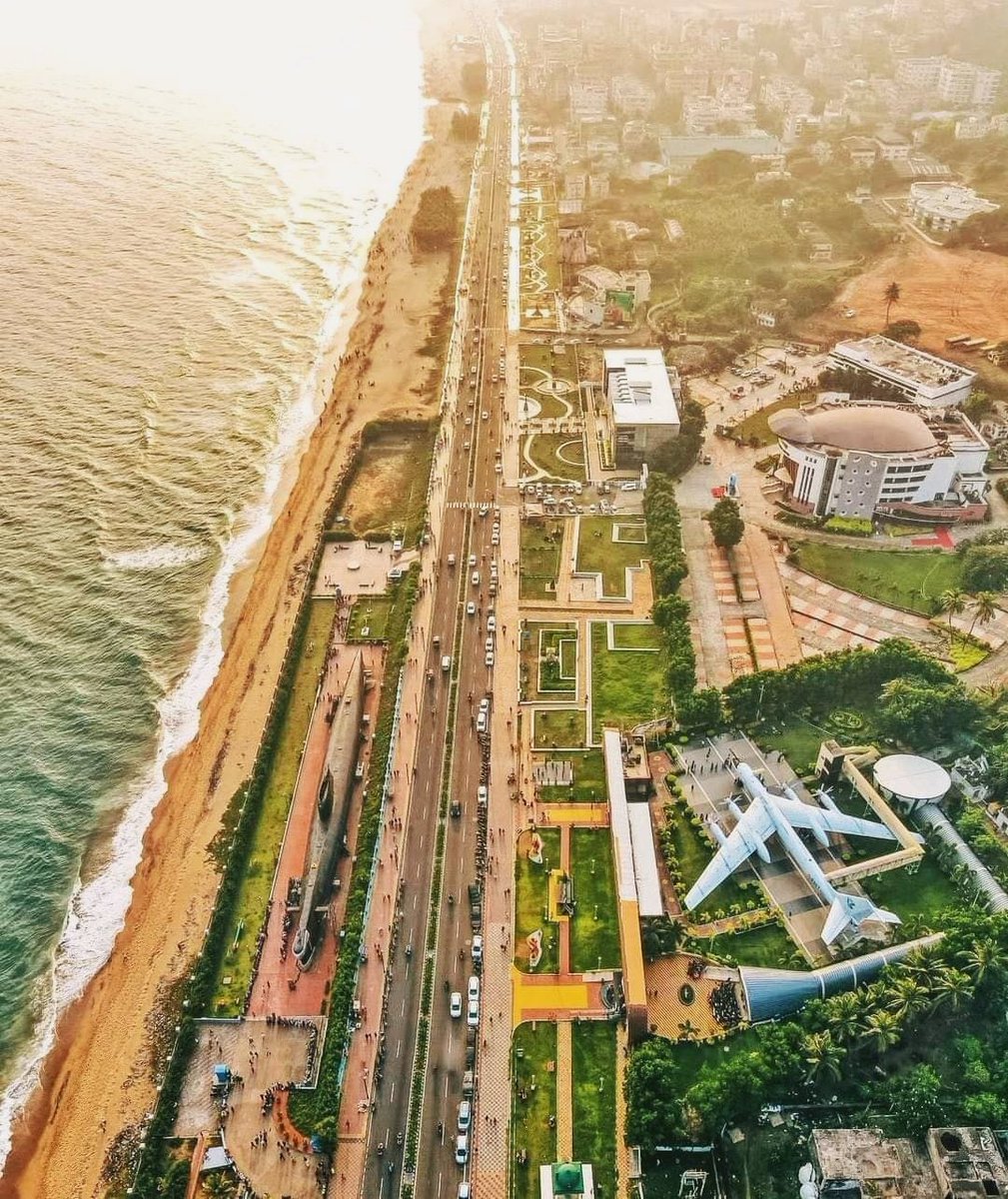 AndhraNexus's tweet image. 🚨 TCS has completed its interior work and will begin operations in Visakhapatnam in November.
#AndhraPradesh #Vizag #Tech #India
