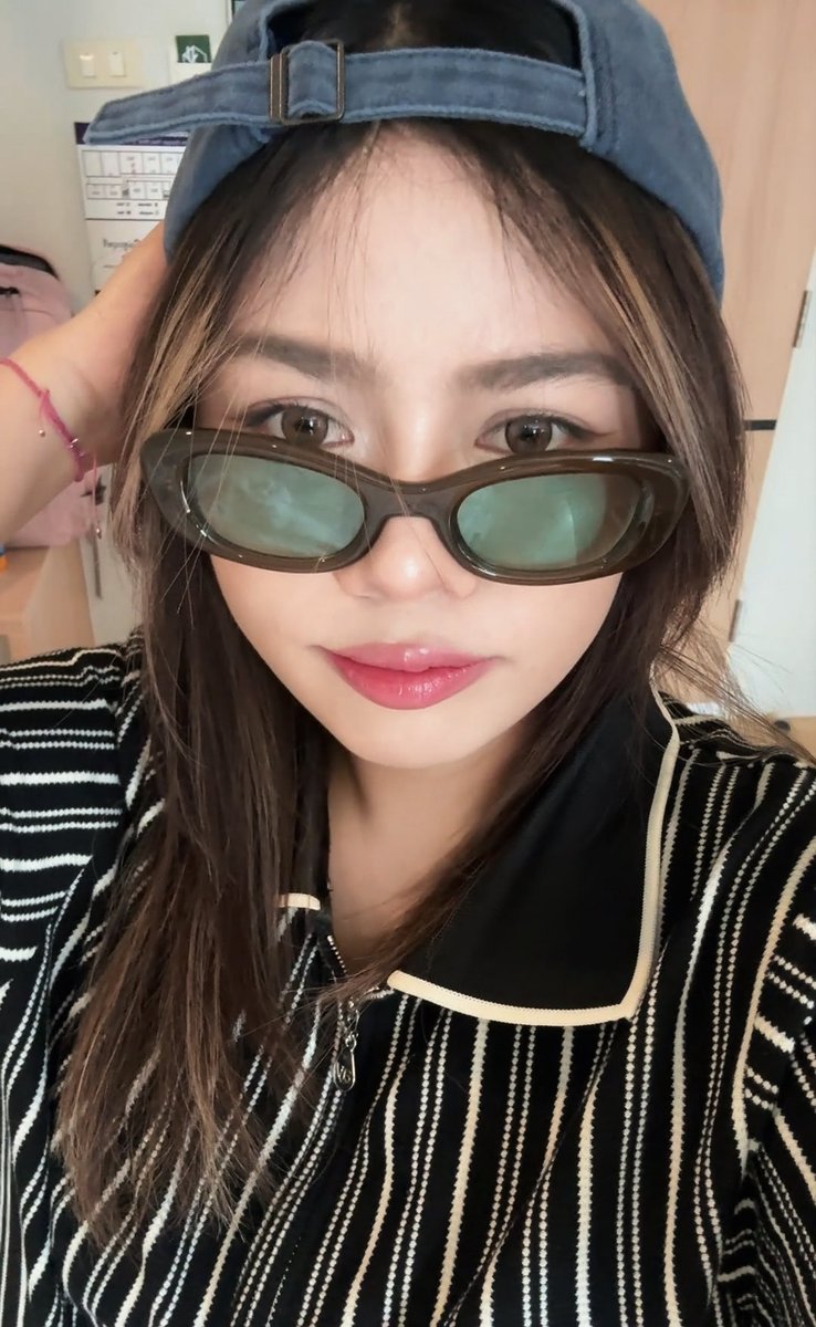 babebbas's tweet image. พี่เท่ห์หรือไม่!?

(ทุกคนมาเล่นกันนน)

#SIXCODESelcaDay